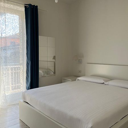 オーリオ・アル・セーリオ Flora Bed & Breakfast エクステリア 写真